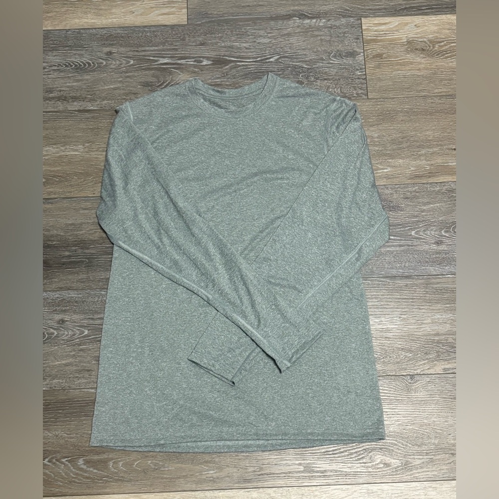 The Nike Tee Dri Fit Men's M Long Sleeve Shirt New w/out Tags!